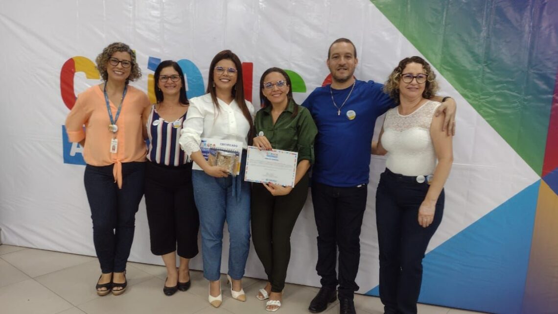 Professora da rede municipal de Caruaru é selecionada para apresentar sua prática de Alfabetização para todo estado