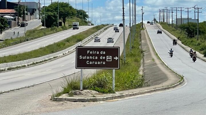 Empresário Lenilson Tôrres atende pedido da associação e coloca placas nas rodovias indicando Feira da Sulanca de Caruaru
