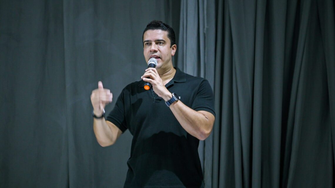 Rodrigo Pinheiro anuncia o primeiro edital do maior concurso da história de Caruaru Rodrigo Pinheiro anuncia o primeiro edital do maior concurso da história de Caruaru