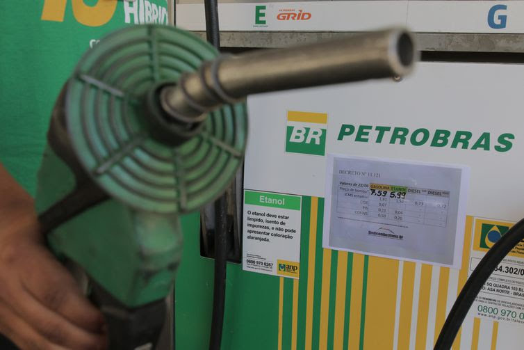 Petrobras reduz preços da gasolina e do diesel para as distribuidoras