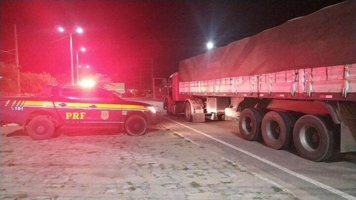 PRF flagra mais de 21 toneladas de excesso em carga durante fiscalização