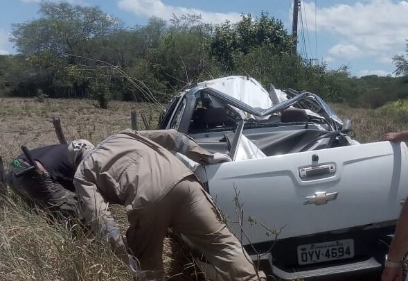 Sinistro de trânsito: Mulher morre, enquanto marido e filho ficam feridos na BR 232