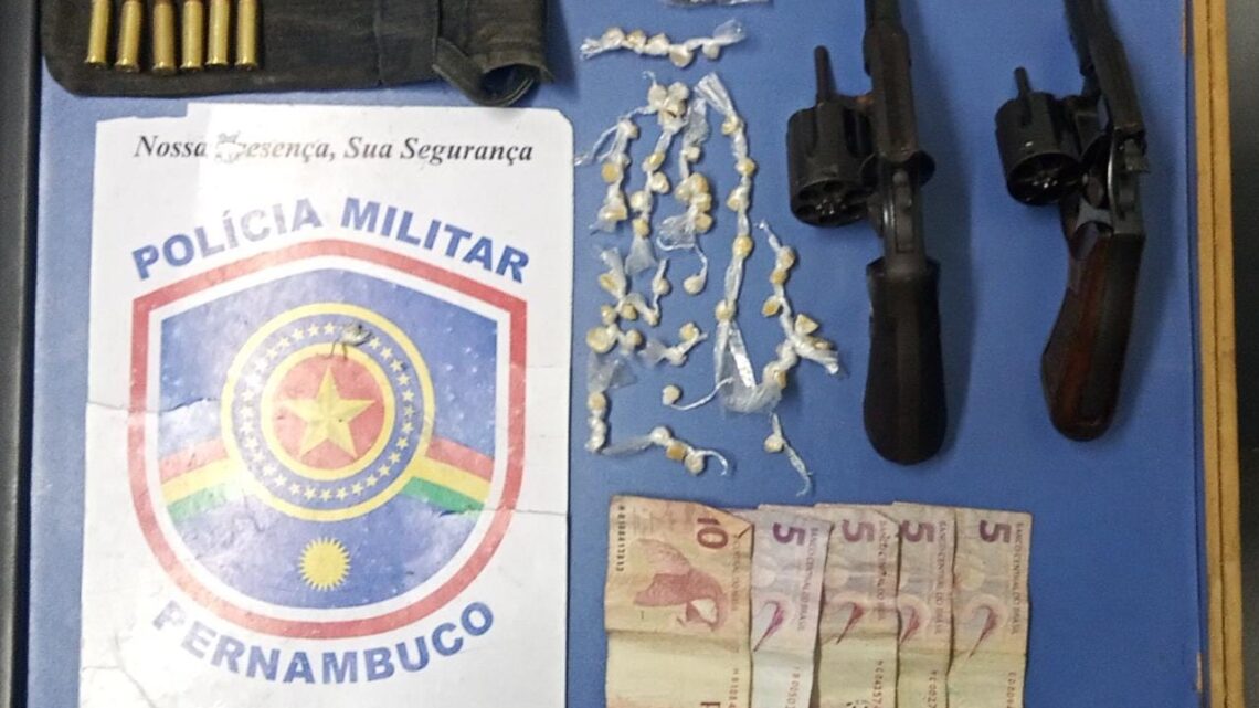 PM prende dupla e apreende um adolescente e duas armas de fogo PM prende dupla e apreende um adolescente e duas armas de fogo
