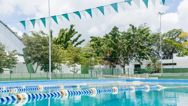 Vagas abertas para aulas de natação e judô para pessoas com deficiência