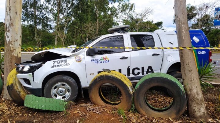 Motociclista morre após colidir com viatura da PMPE