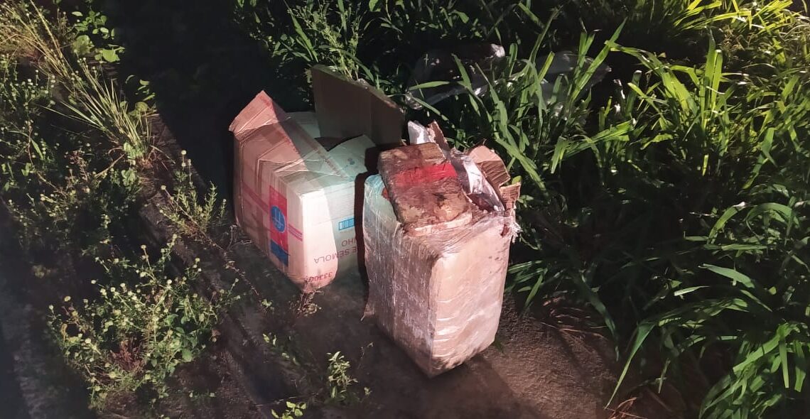 Espingarda calibre 12 e 46 kg de maconha são apreendidos pela PRF em Caruaru