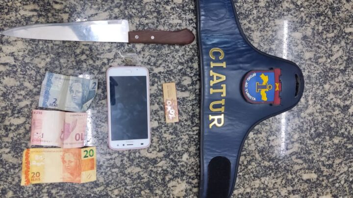 Homem é preso logo após roubar celular de uma mulher