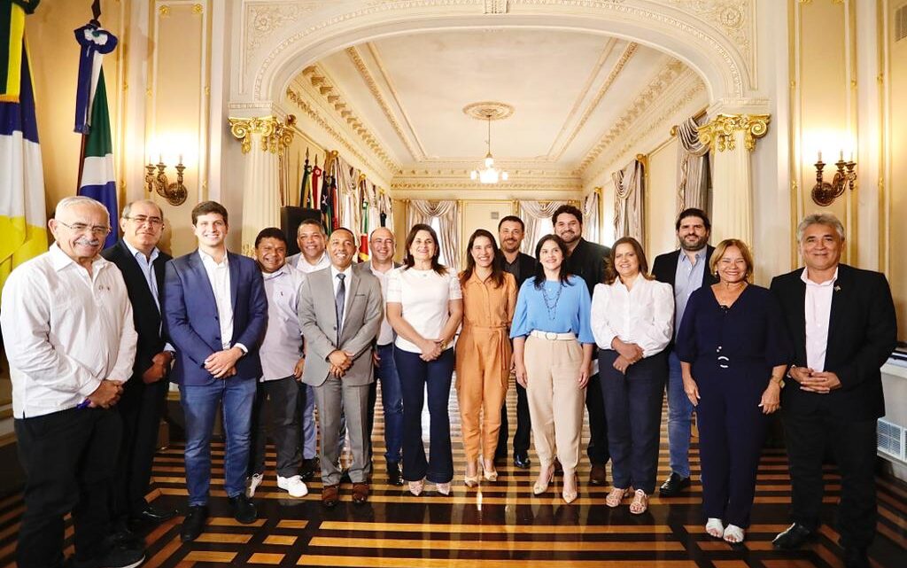 Governadora Raquel Lyra se reúne com 14 prefeitos da Região Metropolitana do Recife Governadora Raquel Lyra se reúne com 14 prefeitos da Região Metropolitana do Recife