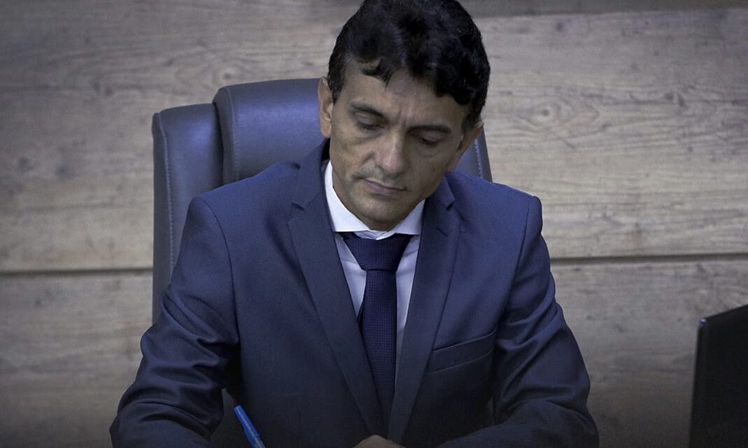 Vereador Mano do Som solicita parceria público-privada, para atendimento de pessoas amputadas em Caruaru Vereador Mano do Som solicita parceria público-privada, para atendimento de pessoas amputadas em Caruaru