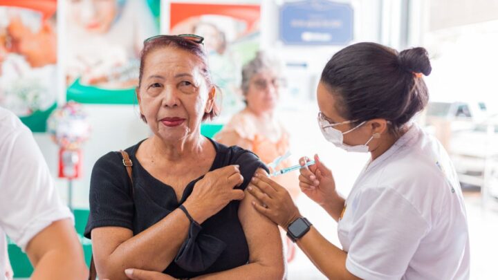 Caruaru recebe lote das novas vacinas bivalentes contra a Covid-19