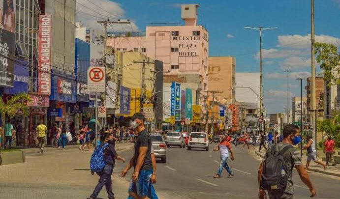Comércio de Caruaru poderá praticar jornada de trabalho no feriado desta segunda (6)