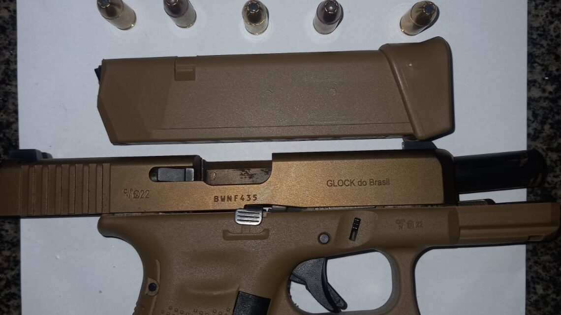 CIPMoto conduz suspeitos à delegacia por porte ilegal de arma de fogo