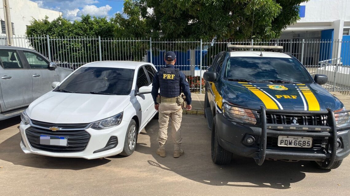 Motorista detido após comprar carro roubado pela internet e homem detido ao apresentar CNH falsificada
