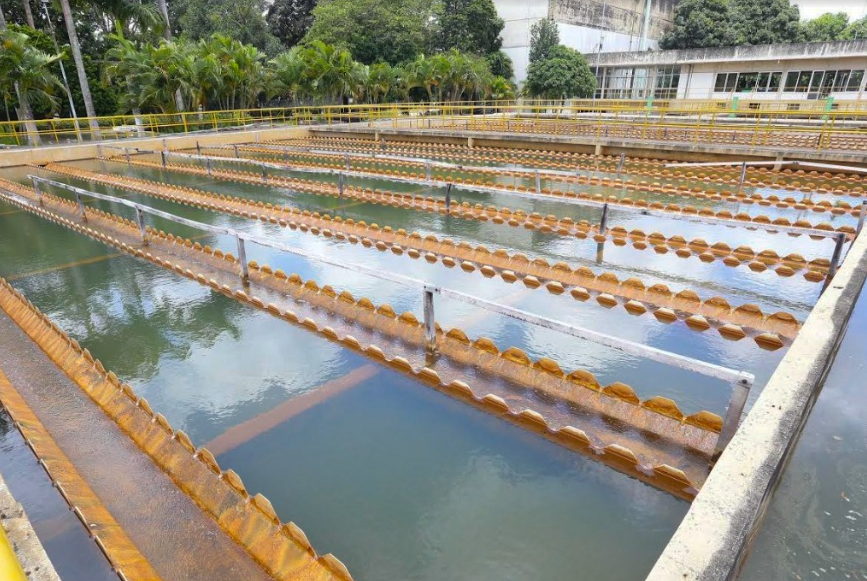 Compesa reforça abastecimento de água nos focos de folia em Pernambuco Compesa reforça abastecimento de água nos focos de folia em Pernambuco