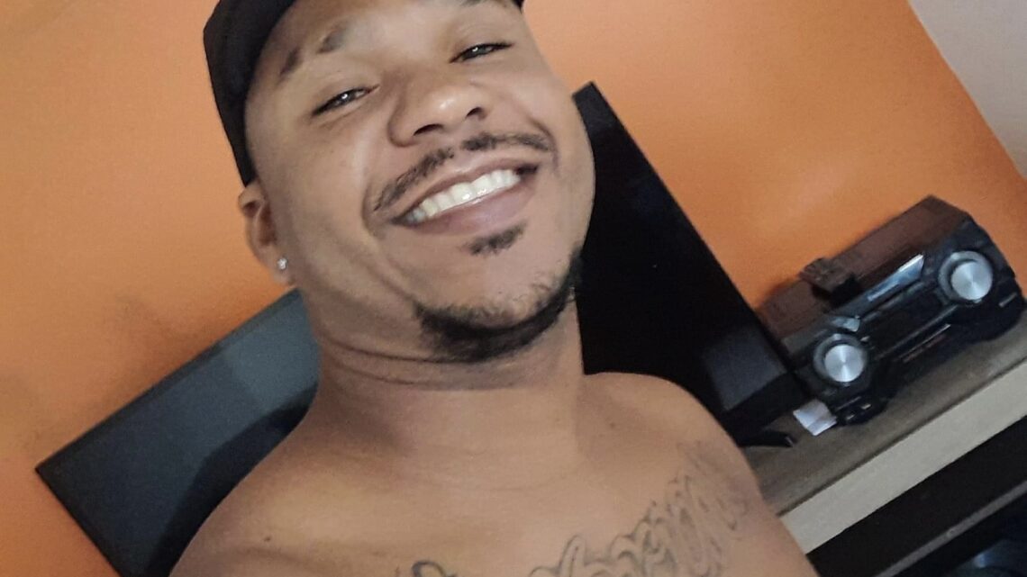 Mulher mata companheiro a facadas durante discussão, em Caruaru Mulher mata companheiro a facadas durante discussão, em Caruaru