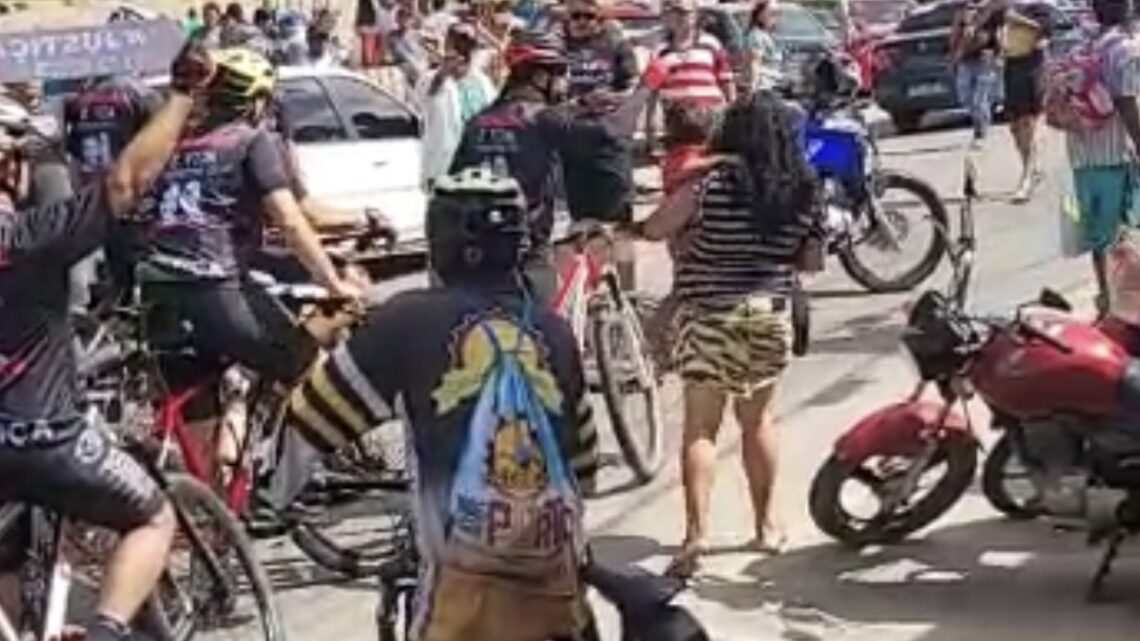 Ciclistas pedem justiça pelas mortes de dois companheiros, em Bezerros Ciclistas pedem justiça pelas mortes de dois companheiros, em Bezerros