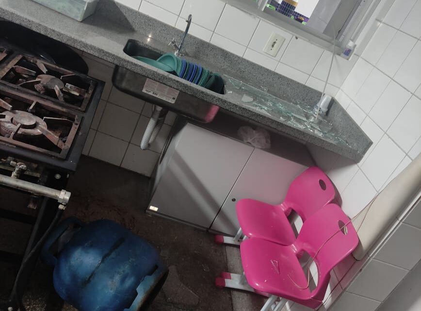 CMEI é arrombado em Caruaru, e Guarda Municipal evita furto CMEI é arrombado em Caruaru, e Guarda Municipal evita furto
