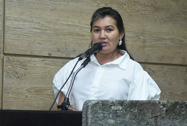 Vereadora Kátia das Rendeiras e assessor são presos pela Polícia Civil Vereadora Kátia das Rendeiras e assessor são presos pela Polícia Civil