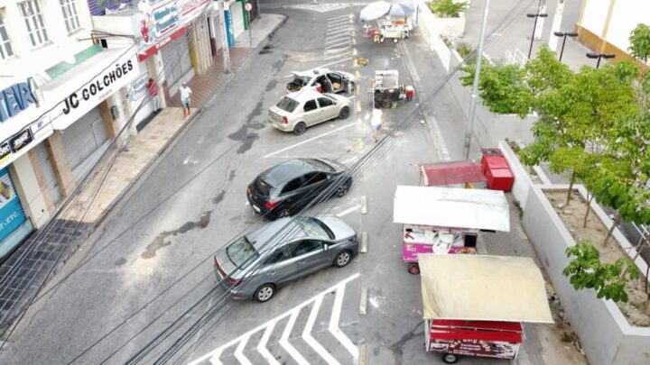 Prefeitura de Caruaru realiza reordenamento de vagas de estacionamento ao lado da Igreja da Conceição