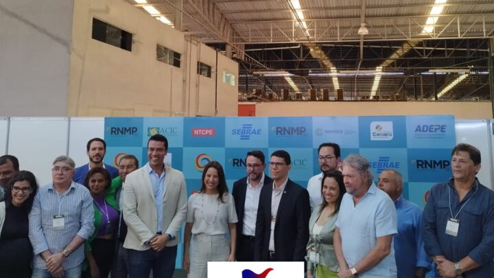 Vereador Mauricio Caruaru participa da 35ª Rodada de Negócios da Moda Pernambucana, ao lado do prefeito da governadora