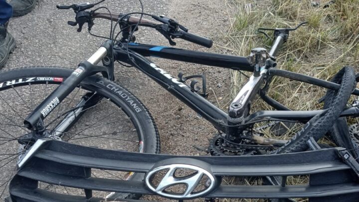 Dois ciclistas morrem atropelados na BR 232