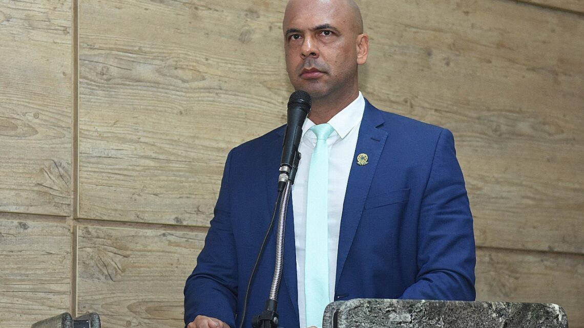 Anderson Correia solicita agilidade na marcação de consultas e disponibilidade de medicamentos nas unidades de saúde de Caruaru Anderson Correia solicita agilidade na marcação de consultas e disponibilidade de medicamentos nas unidades de saúde de Caruaru