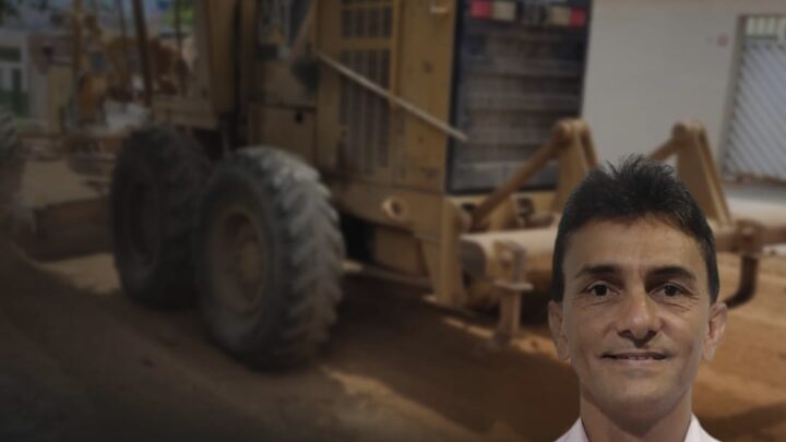 Vereador Mano do Som solicita mutirão de patrolagem e calçamento em loteamentos e bairros
