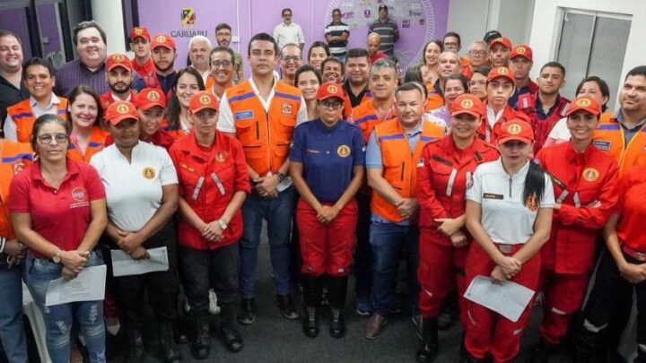 Vereador Cabo Cardoso representa a Câmara na convocação dos bombeiros civis pelo prefeito Rodrigo Pinheiro