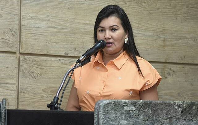 Justiça determina afastamento da vereadora Kátia das Rendeiras