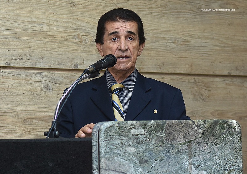 Vereador Leonardo Chaves reclama sobre falta de abastecimento de água na zona rural de Caruaru Vereador Leonardo Chaves reclama sobre falta de abastecimento de água na zona rural de Caruaru