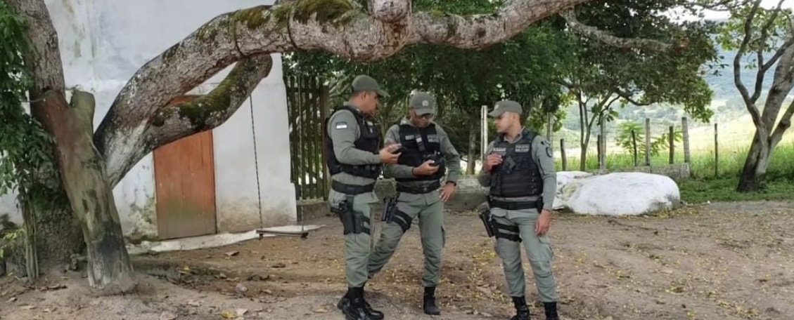 3° homicídio no mês de março em Caruaru: Mulher mata homem com facada no pescoço 3° homicídio no mês de março em Caruaru: Mulher mata homem com facada no pescoço
