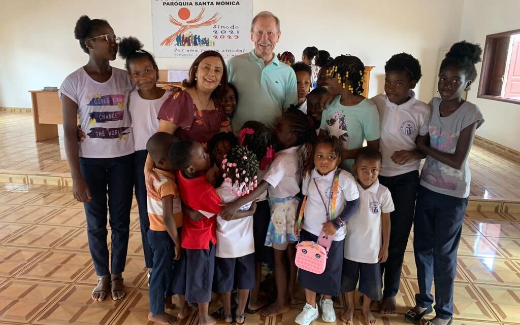Representantes das comunidades Obra de Maria e Canção Nova visitam obras sociais na África Representantes das comunidades Obra de Maria e Canção Nova visitam obras sociais na África