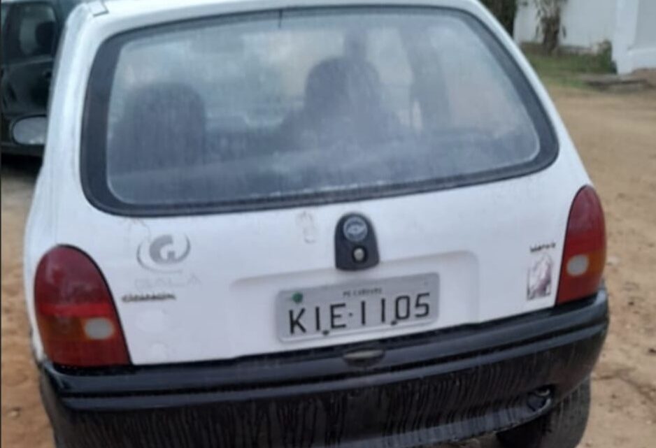 Carro furtado em Caruaru é recuperado pela PM em Belo Jardim Carro furtado em Caruaru é recuperado pela PM em Belo Jardim
