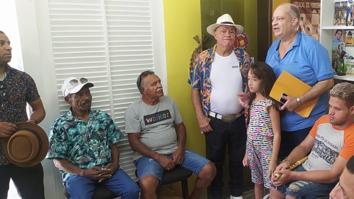 Em reunião com artistas de Caruaru, vereador Jorge Quintino apresenta possibilidade de melhorias para segmento Em reunião com artistas de Caruaru, vereador Jorge Quintino apresenta possibilidade de melhorias para segmento