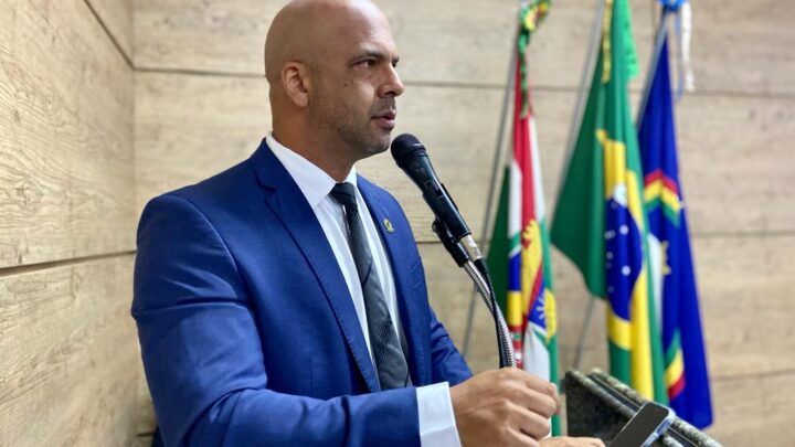 Anderson Correia propõe políticas públicas sobre mobilidade humana para Caruaru