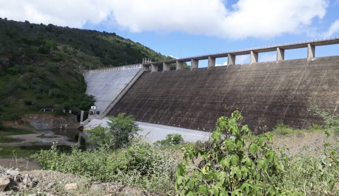 Compesa suspende abastecimento de água de Jucazinho, após vazamento