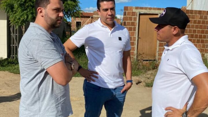 Galego de Lajes trata das solicitações dos moradores da Vila Malhada de Barreiras Queimadas com prefeito e secretários municipais