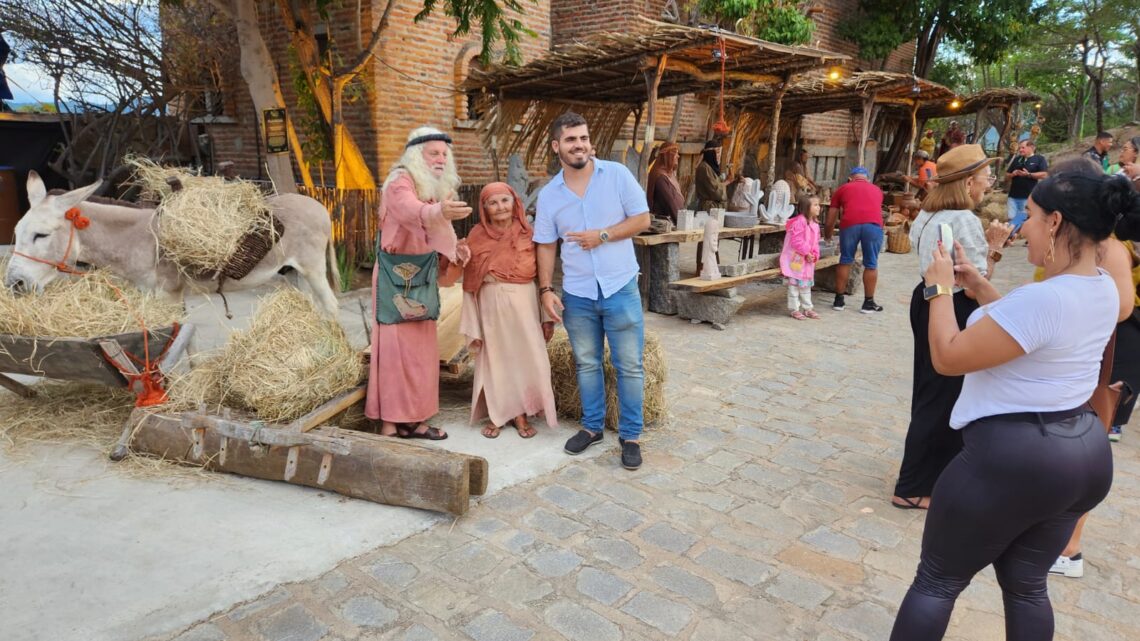 Vila da Galileia encanta público que vai à Paixão de Cristo de Nova Jerusalém