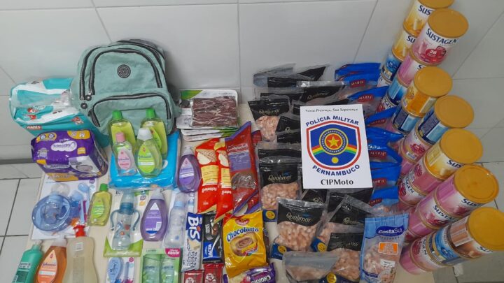Trio é preso com muitos produtos furtados de supermercado