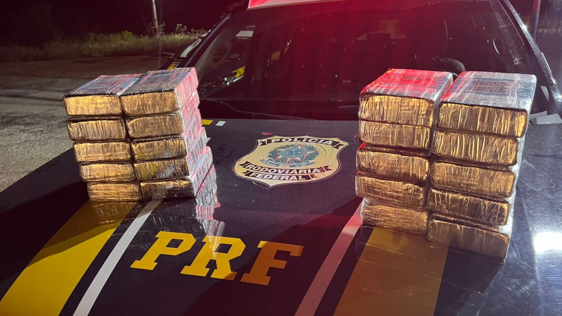 PRF apreende 20 Kg de cocaína avaliada em R$ 3,6 milhões dentro de cilindro de gás de táxi PRF apreende 20 Kg de cocaína avaliada em R$ 3,6 milhões dentro de cilindro de gás de táxi