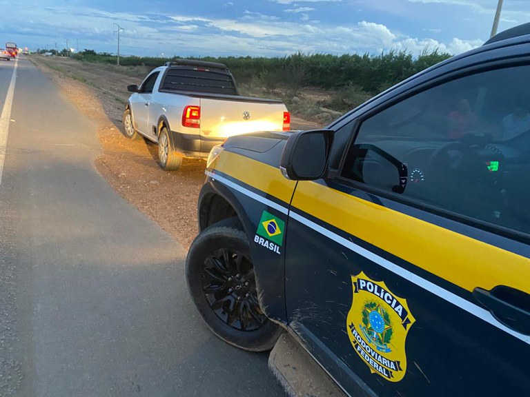 PRF recupera 5 veículos roubados em Pernambuco