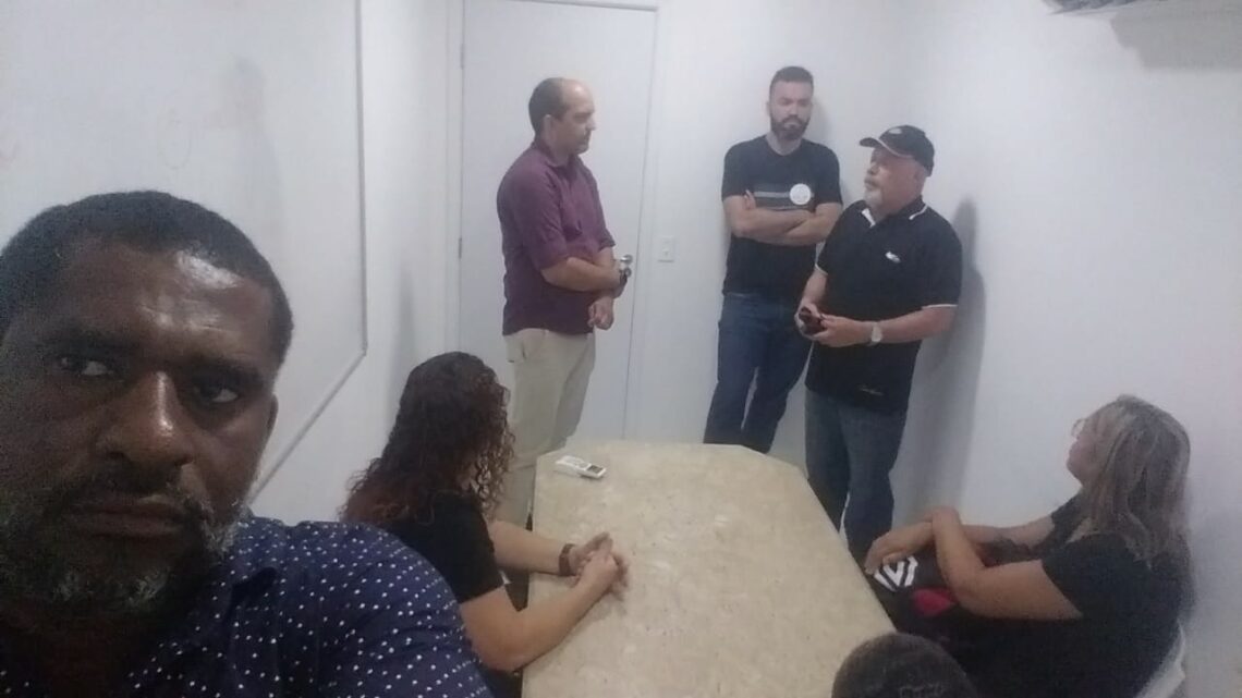 Presidente do SISMUC – Regional participa de reunião na Prefeitura de Caruaru