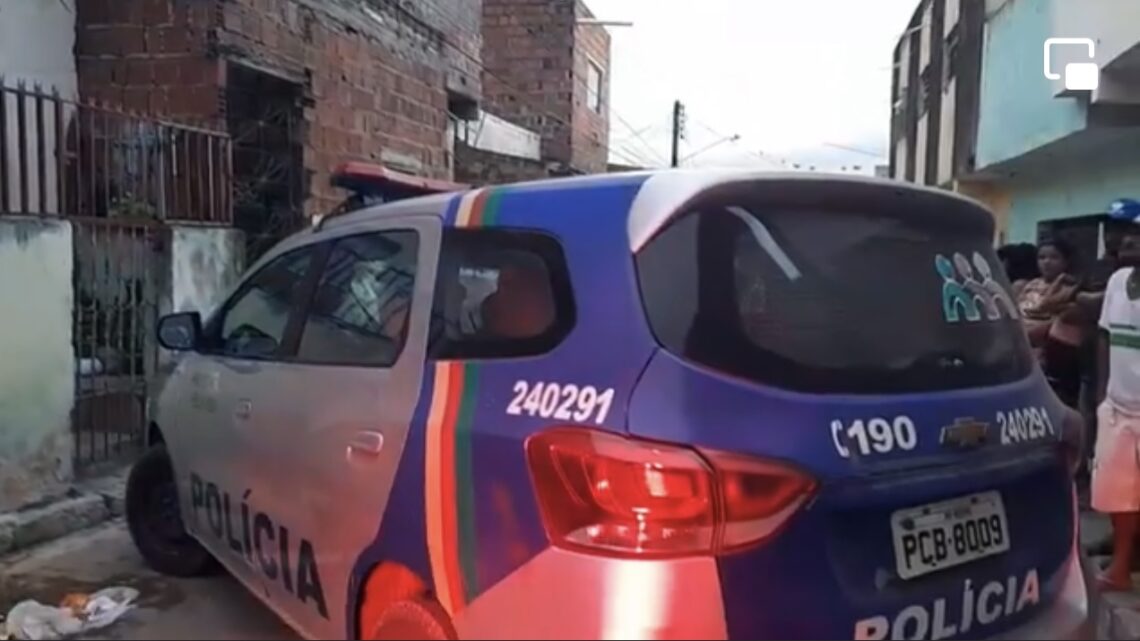 2º homicídio no aniversário de Caruaru: Homem é morto dentro da própria casa 2º homicídio no aniversário de Caruaru: Homem é morto dentro da própria casa