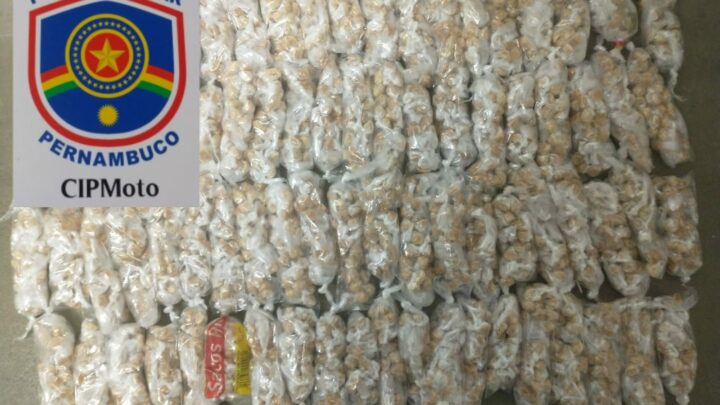 Mulher é presa transportando mais de 1kg de crack