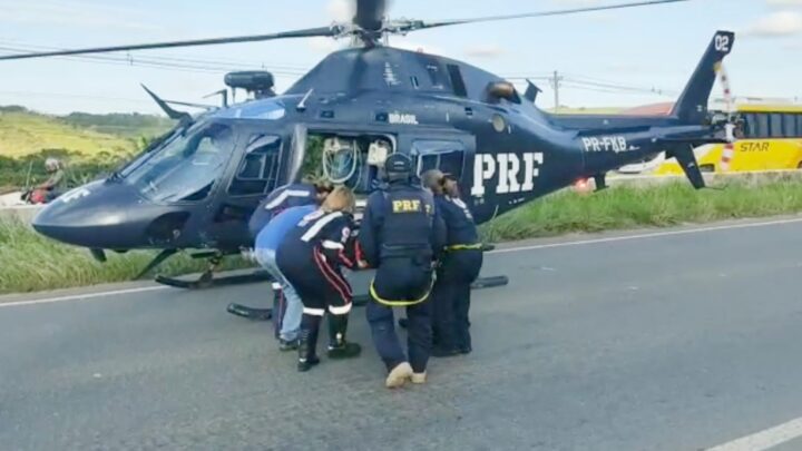 Motociclista e ciclista são resgatados de helicóptero, após colisão e atropelamento