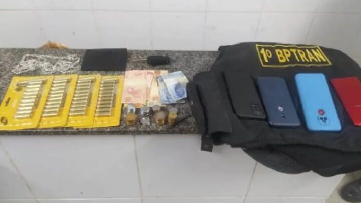 PM prende três suspeitos e recupera carro roubado