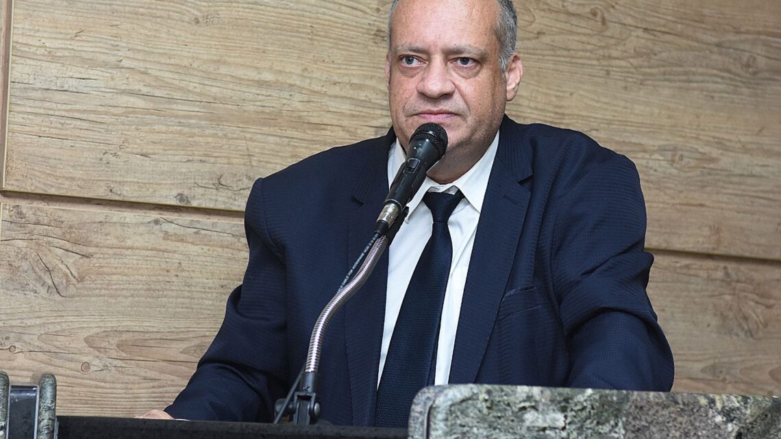 Vereador Jorge Quintino exige obrigatoriedade para impressão de documentos curriculares em braille nas escolas