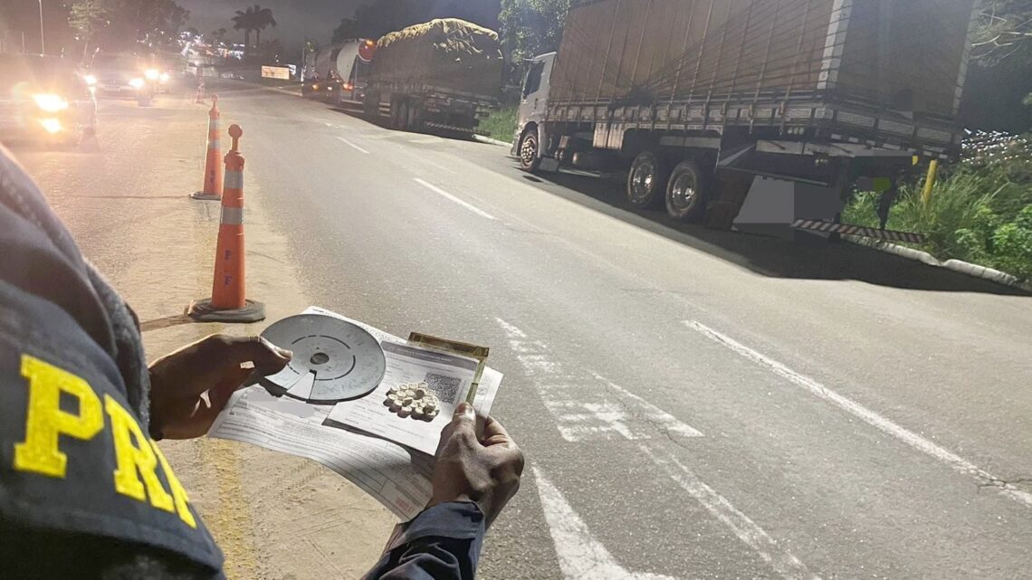 PRF apreende rebites dentro de embalagem de pastilha em Garanhuns PRF apreende rebites dentro de embalagem de pastilha em Garanhuns