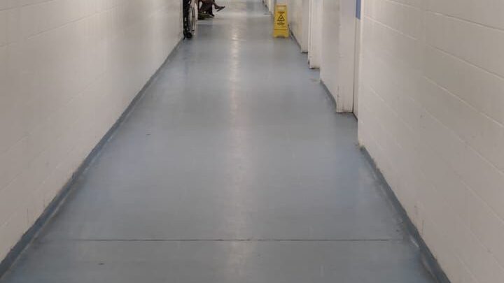 Hospital Regional do Agreste apresenta corredores vazios