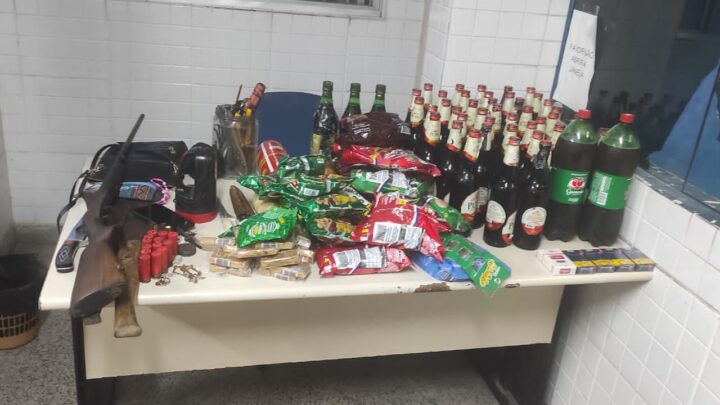 PM recupera produtos roubados em mercearia, em Gravatá